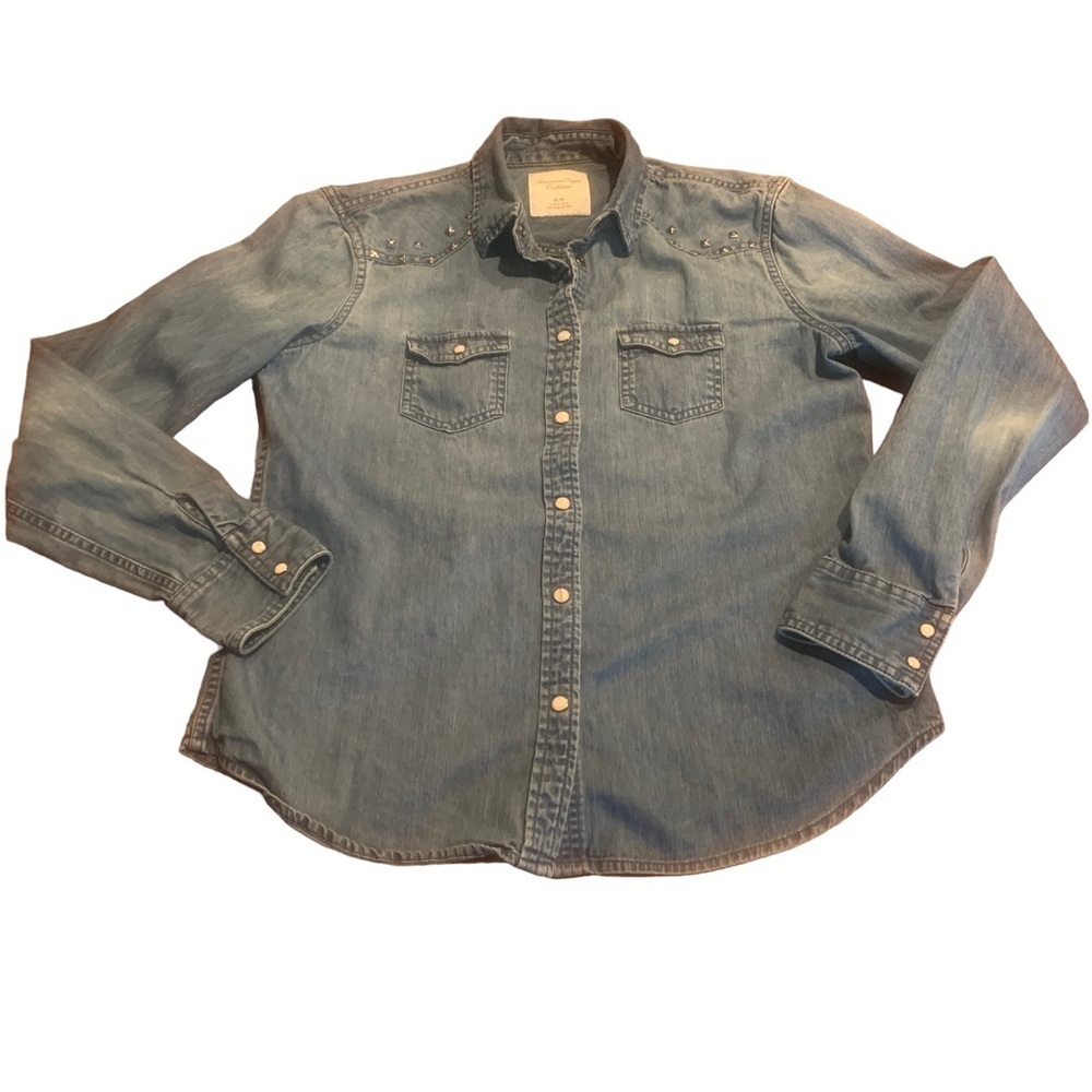 American Eagle Women’s Denim Jean Snap From Studded Western Shirt Size Medium
